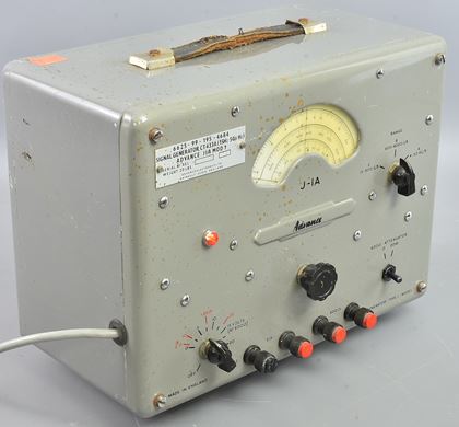 Advance-J-1A vintage signal generator